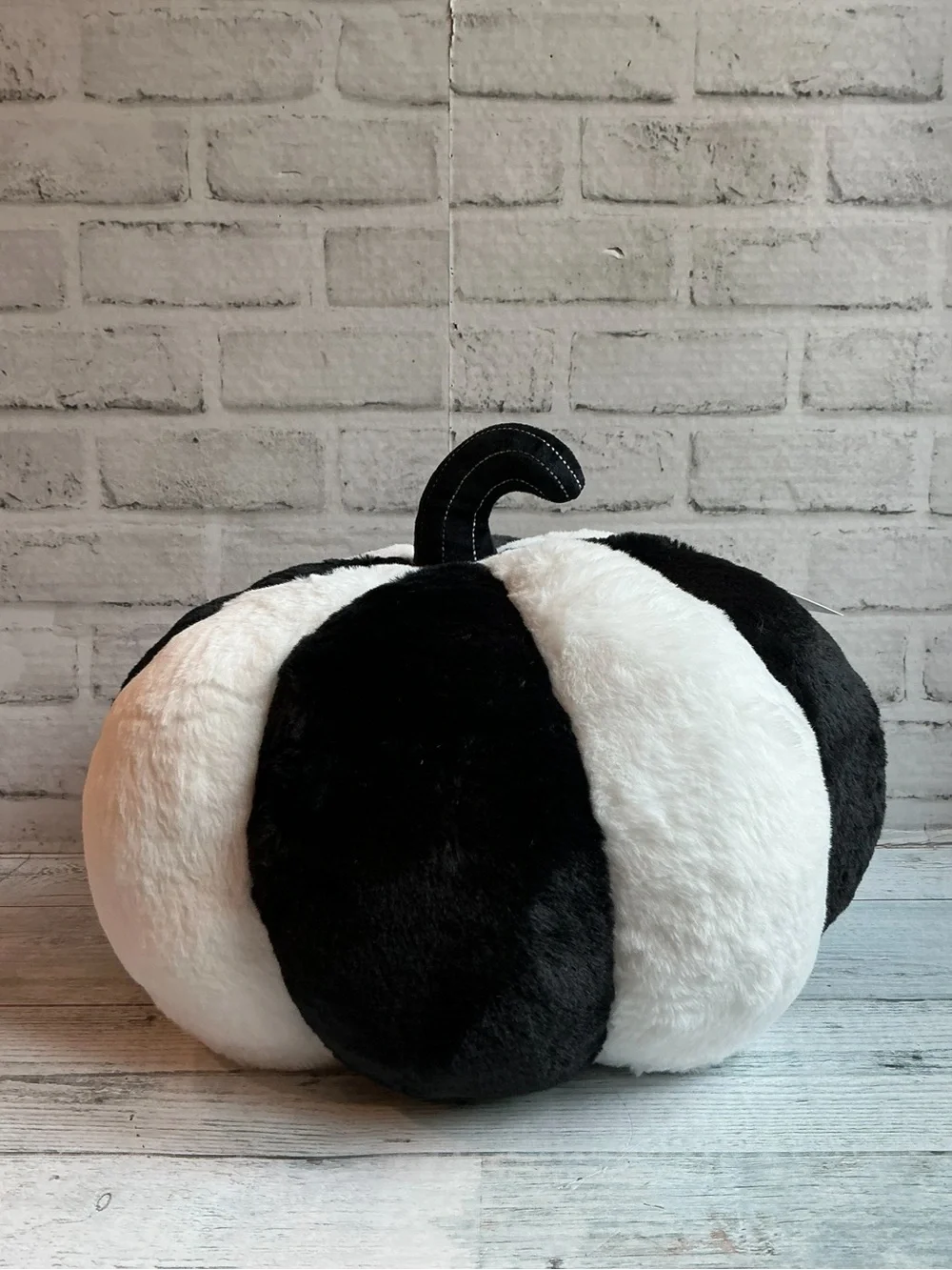 MARTHA STEWART 14x13 Two Tone Koda 3d Pumpkin Pillow